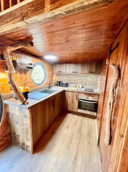 The Pines Treehouse At Treetops Hideouts Richmond  Exterior photo