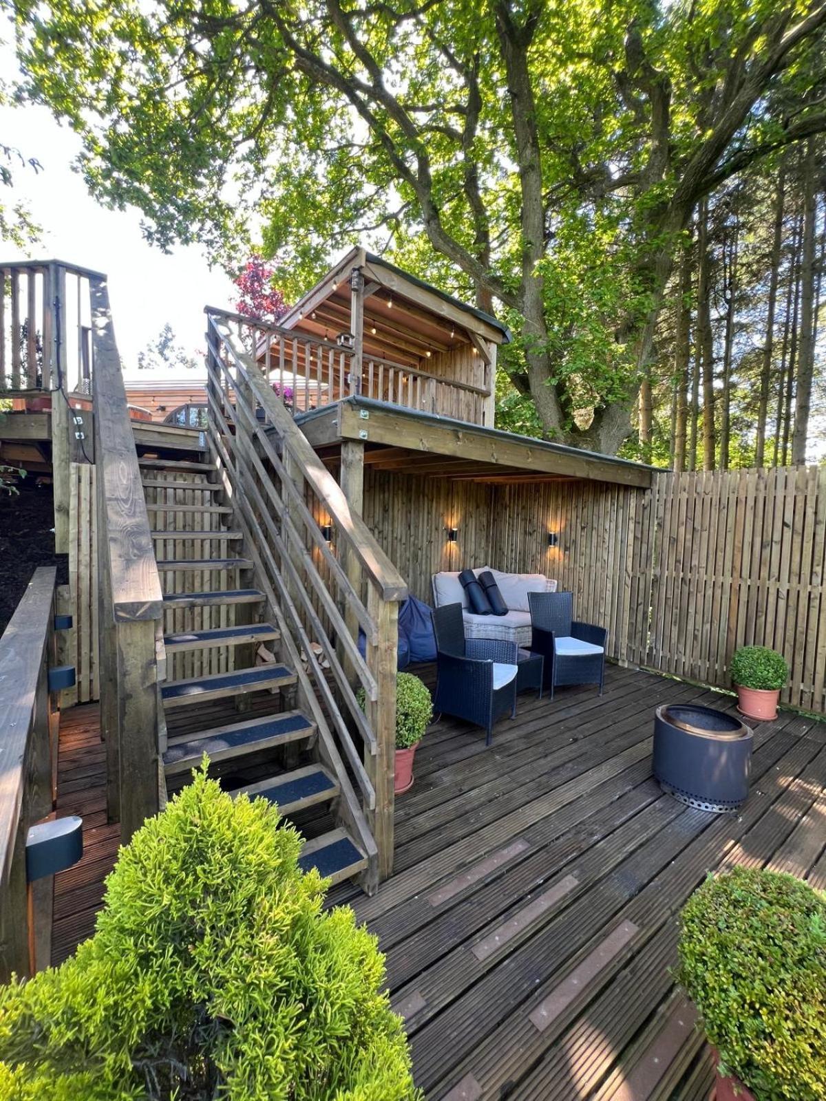 The Pines Treehouse At Treetops Hideouts Richmond  Exterior photo